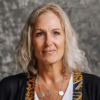 Porträt Nina Zitouni